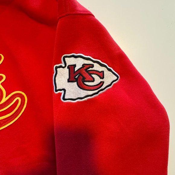 NEW Kansas City Chiefs Hoodie - Men’s Medium - Red Yellow NFL Team Apparel NWT - Picture 2 of 15